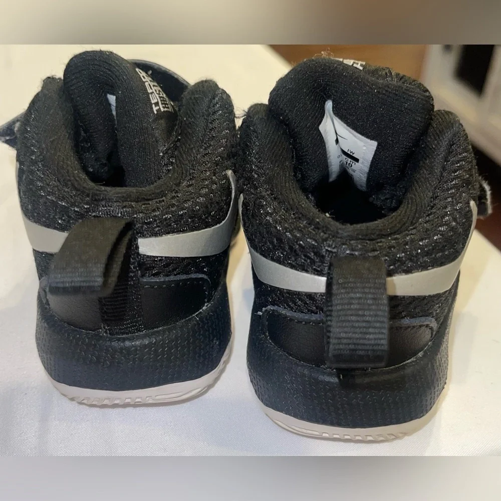 Nike 4C unisex black baby shoe Velcro
